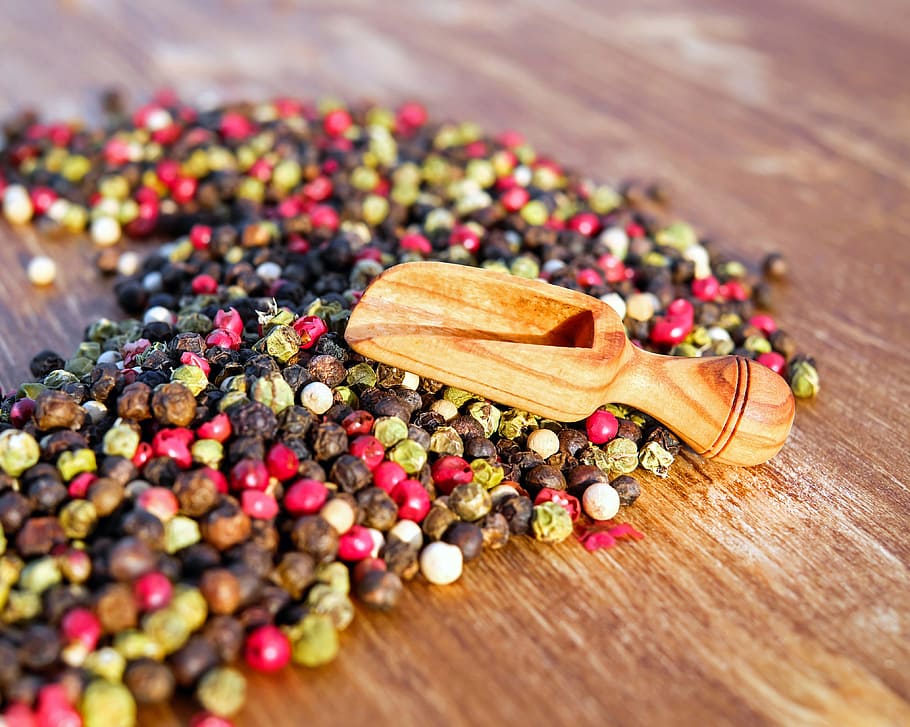 brown wooden scoop on pebbles, pepper, peppercorns, spices HD wallpaper