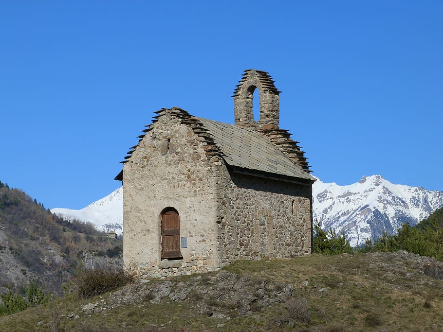 brown concrete house under blue sky during daytime, chapel HD wallpaper