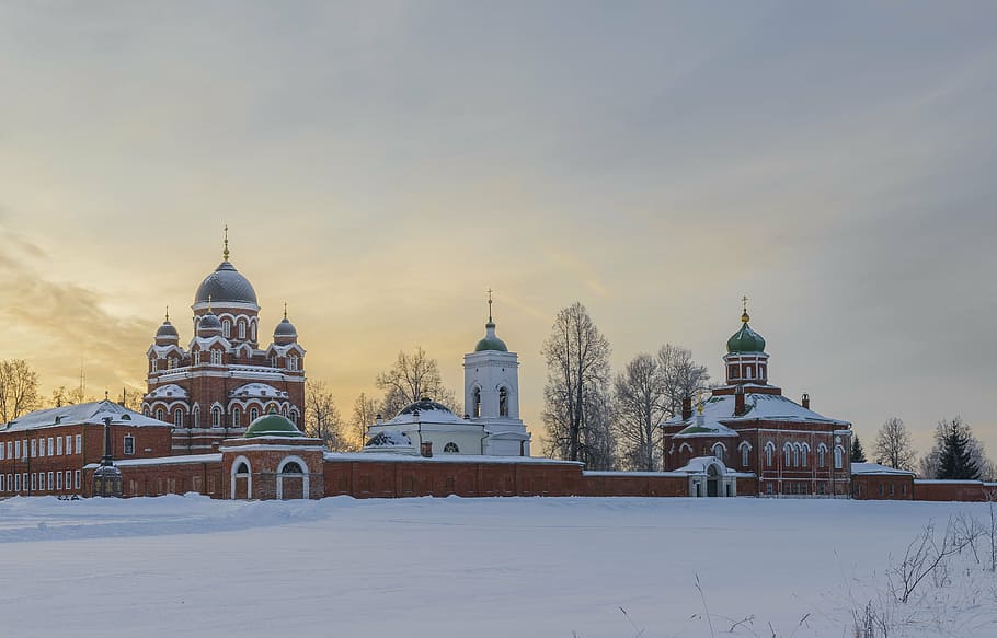 brown building surrounded by snow at day, monastery, borodino HD wallpaper