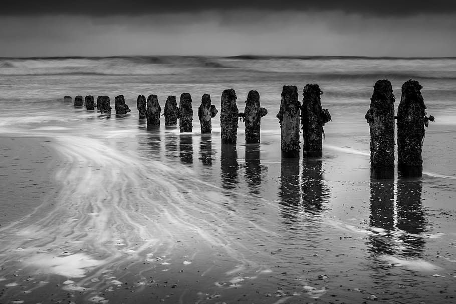 groynes, wave breaks, seascape, sandsend, beach, coast, seaside, HD wallpaper