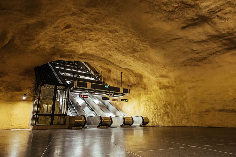 train subway, silver steel escalator, underground, metro, stairs HD wallpaper