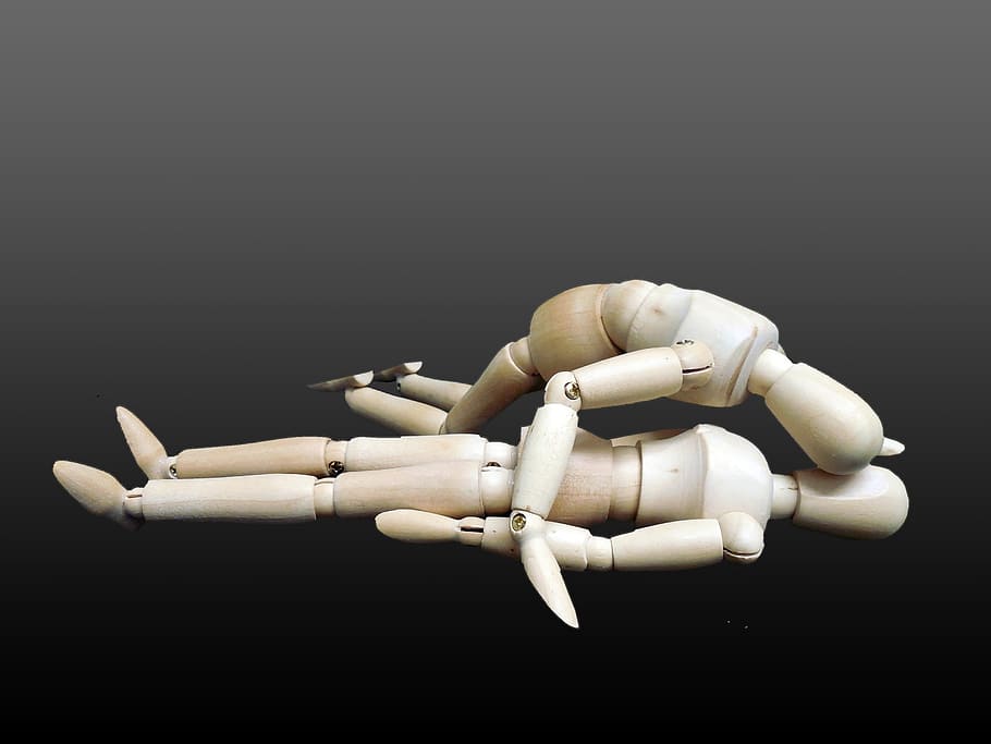 two wooden mannequins on ground, first aid, rescue, victims HD wallpaper