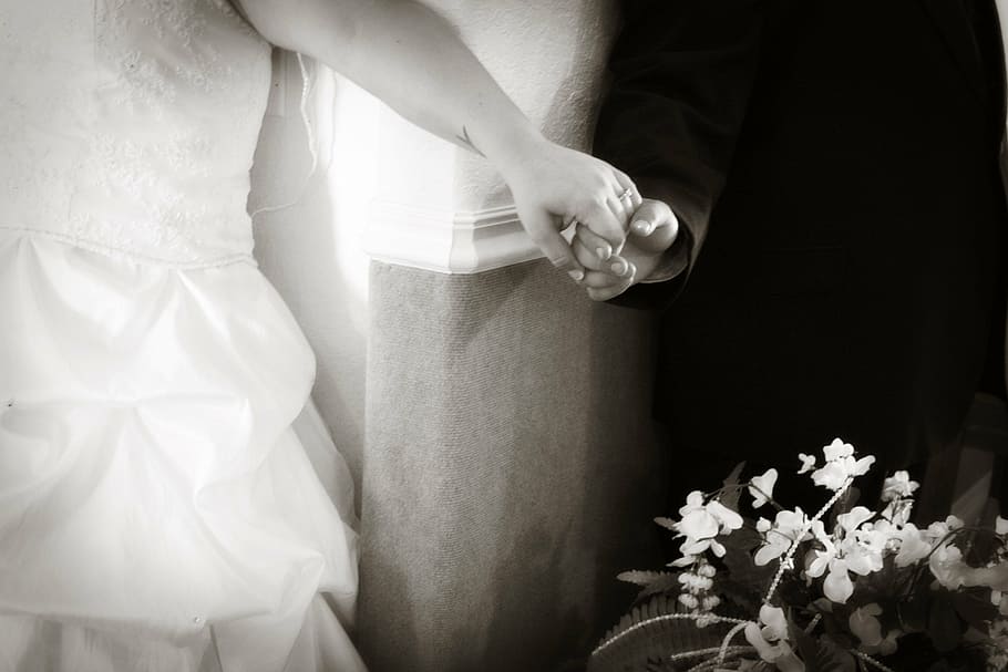 man holding women's hand, wedding, hands, bride, groom, romantic HD wallpaper
