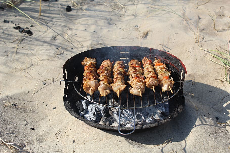 shish kebab, sand, vacation, beach, summer, barbecue, food, HD wallpaper