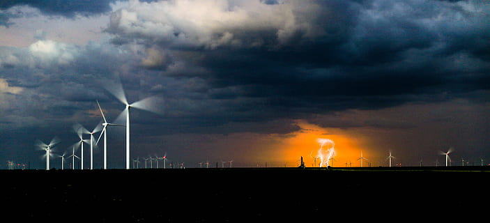 wind mill under cloudy skies, windmills under gray and dark skies during sunset HD wallpaper