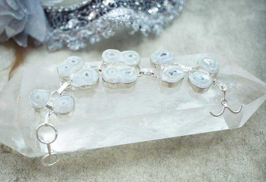 clear quartz, solar quartz, white, bracelet, stones, gems, gemstone, HD wallpaper