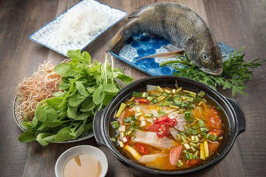 fish with vegetable and sauce dish served on casserole, lunch HD wallpaper