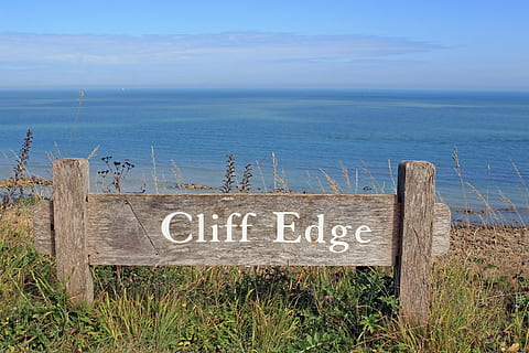 brown wooden fence, beach, beachy, beachyhead, blue, britain HD wallpaper