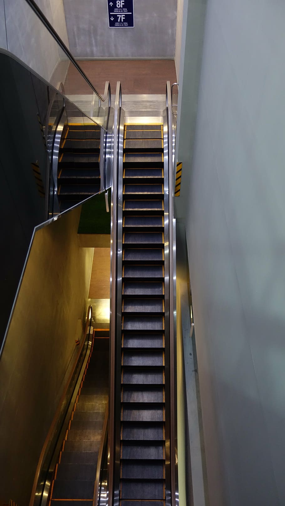 escalator, building, internal, floor, indoor, department store HD wallpaper