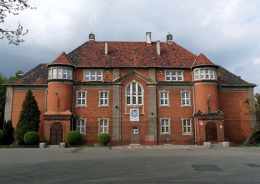 brown concrete building, architecture, house, old, school, poznan HD wallpaper