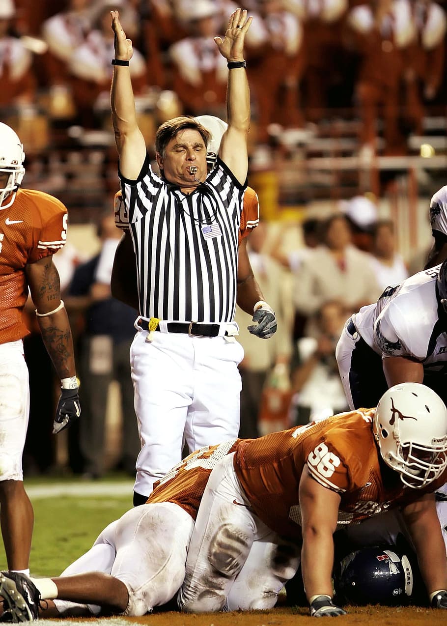 football players and umpire photo, american football, game, texas