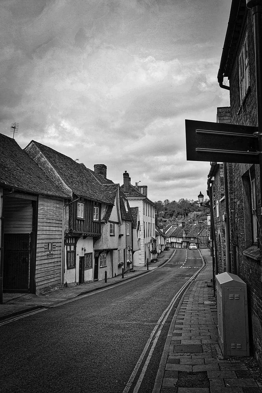 road, narrow, laneway, english, perspective, urban, architecture HD wallpaper