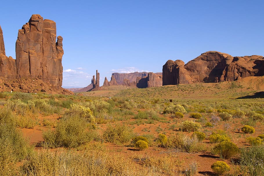 stone formation under blue sky, graceful, monument valley, utah, HD wallpaper