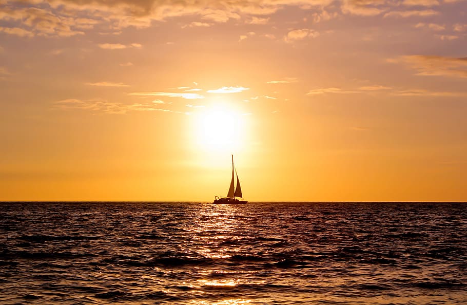 photography of sailing boat on body of water, twilight, sun HD wallpaper