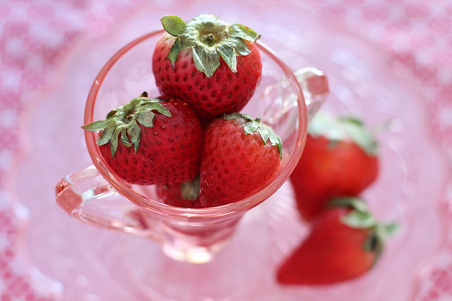 strawberries, fruit, summer, berry, food, fresh, juicy, strawberry HD wallpaper