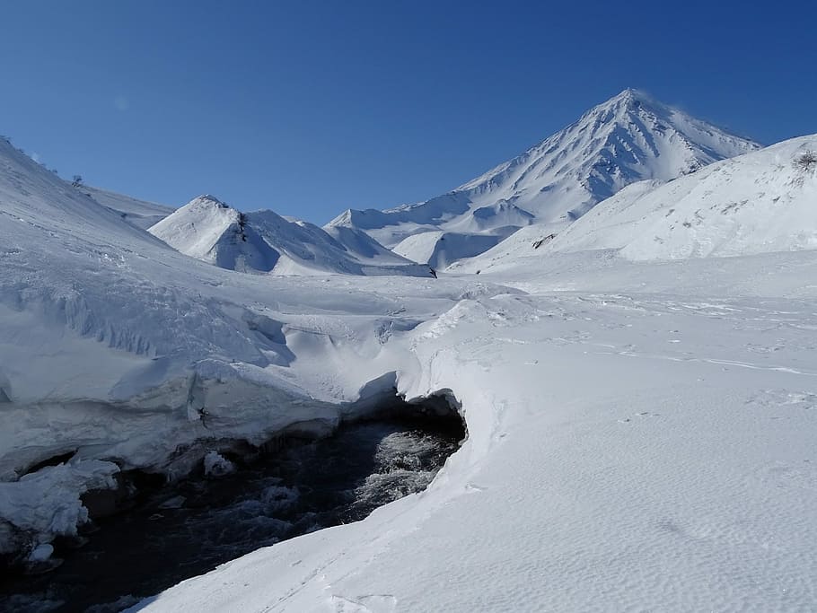 volcano, mountains, mountain river, winter, snow, snowdrifts HD wallpaper