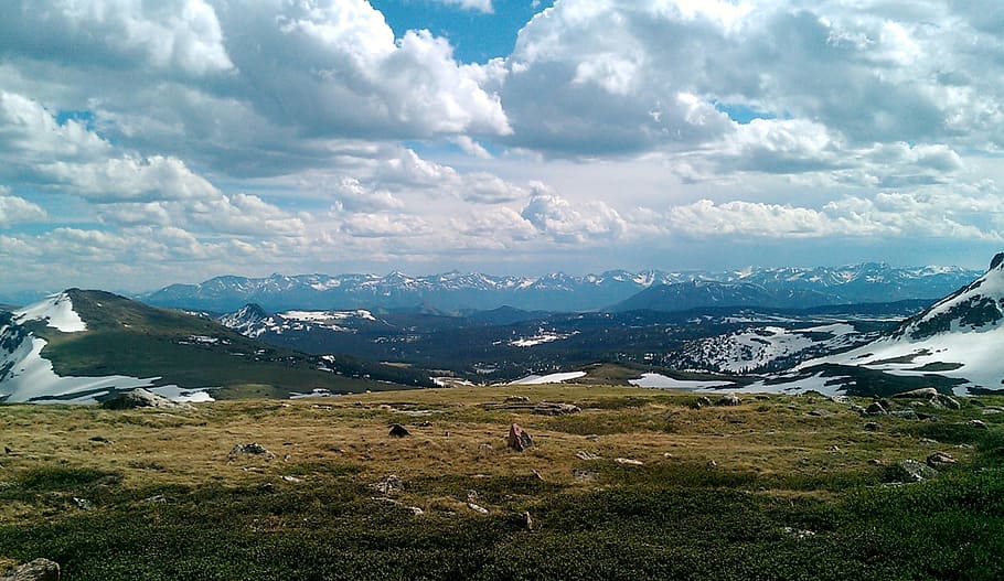 brown field under cloudy sky, bear tooth, mountains, scenery HD wallpaper