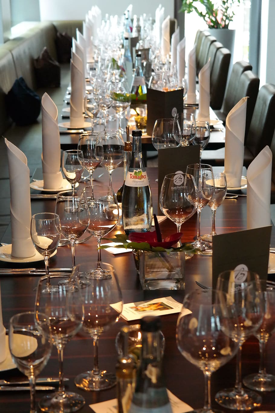 clear glass wine glass lot on dining table, covered, board HD wallpaper