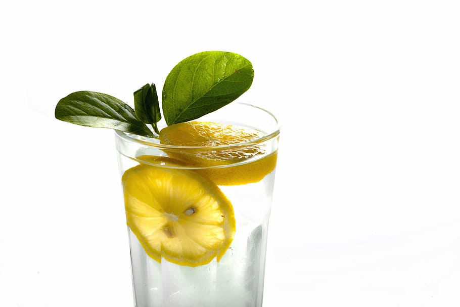 clear water with sliced lemon, drinks, lemonade, mint, food and drink HD wallpaper
