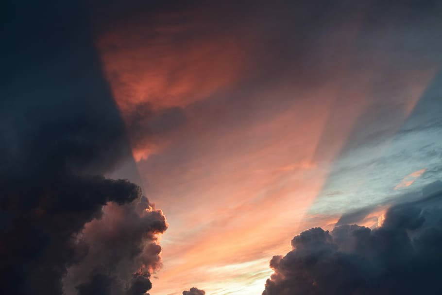 gray clouds with sunrays, photography of white clouds during sunset HD wallpaper