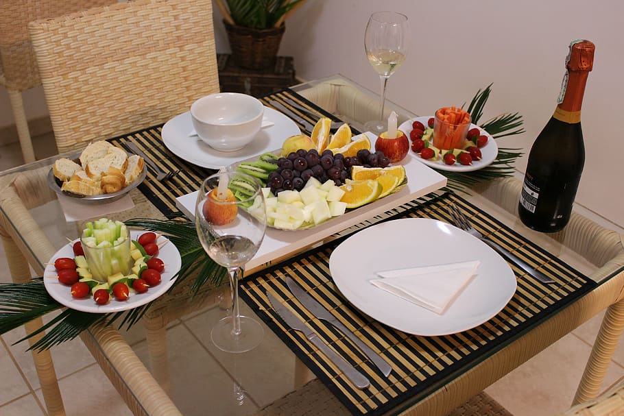 new year dinner, fruit, uva, table, supper, new year's eve HD wallpaper