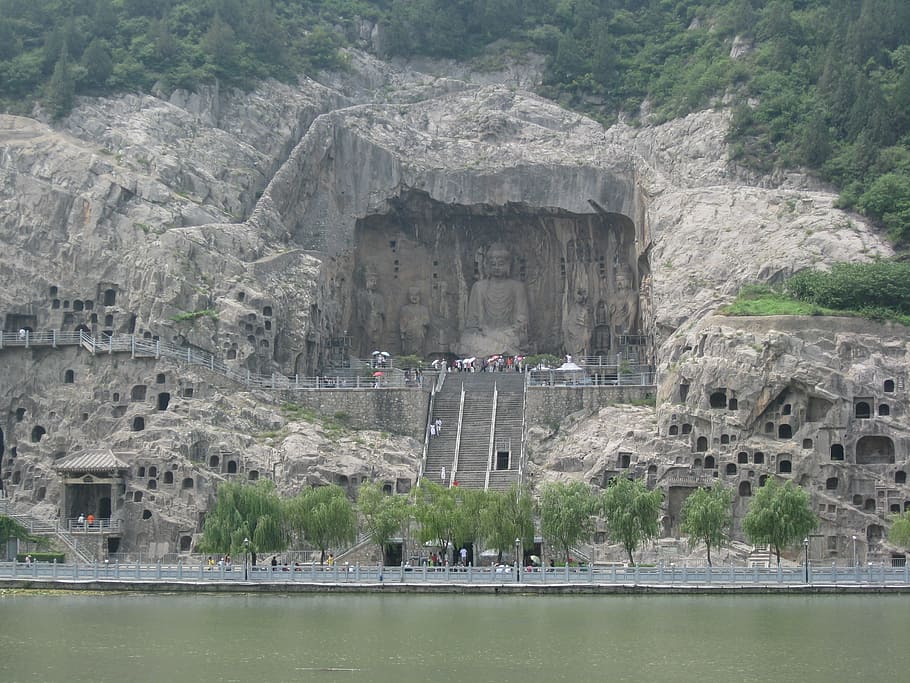 cave of the great buddha, 493 years after jc, fengxian temple
