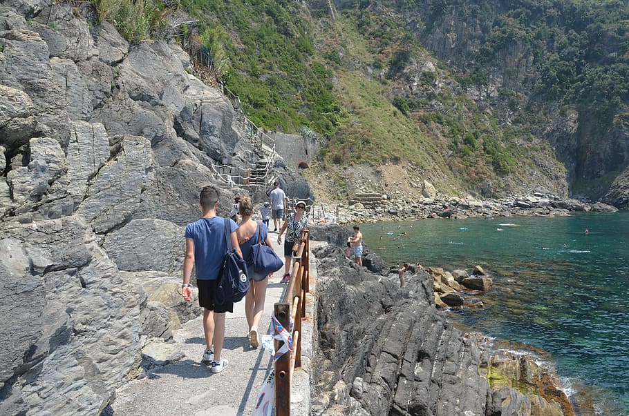 Italy, Cinque, Rocks, terre, mar, costa, people, beach, rock - object HD wallpaper