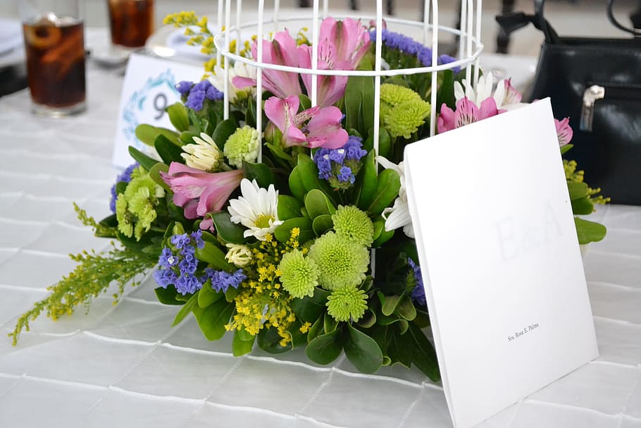 flowers, table, trim, table topper, flowering plant, freshness HD wallpaper