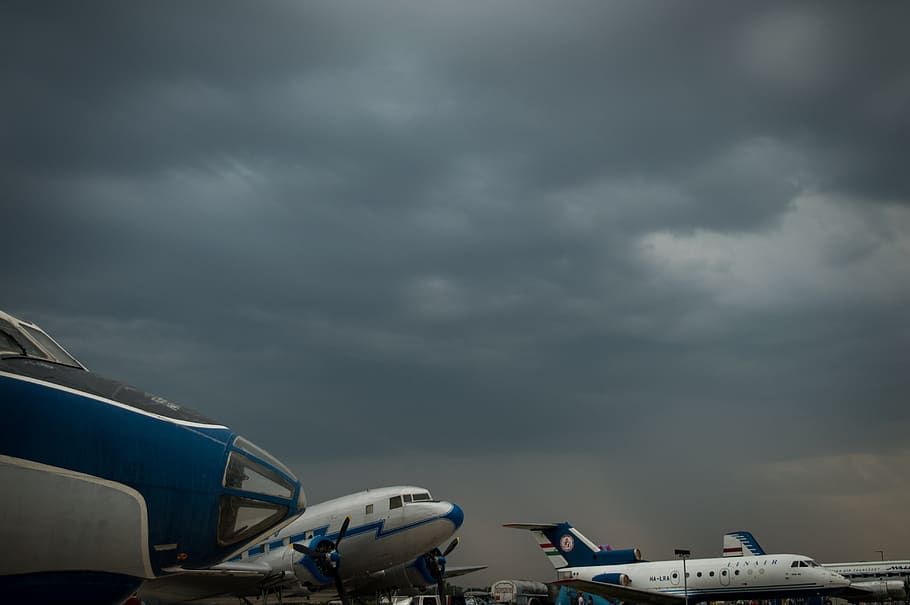 airplane, engine, flight, blue, flying, sky, dom, wings, clouds HD wallpaper