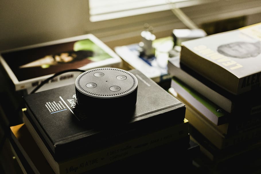 photo of Amazon Echo Dot, black amazon Echo Dot on black device HD wallpaper