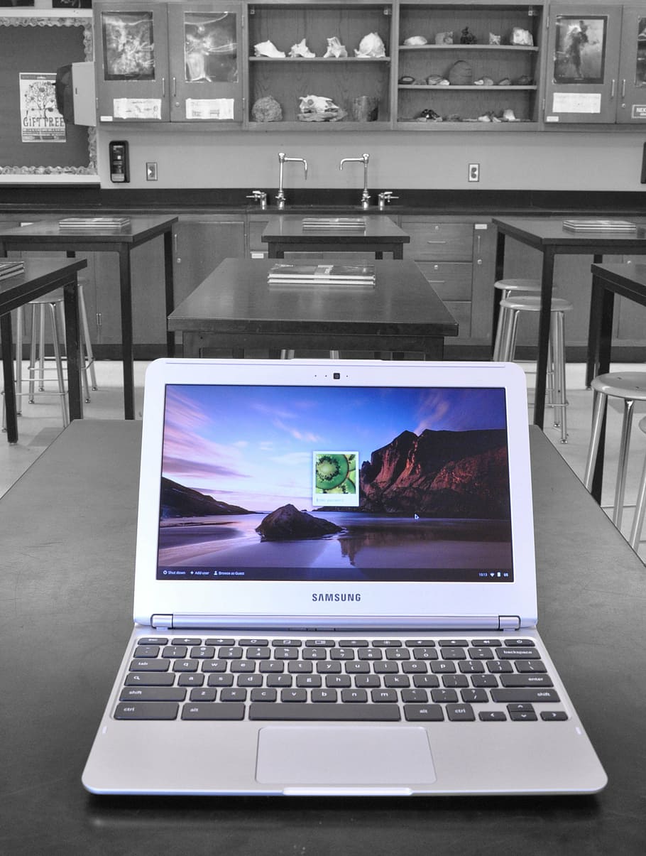 Samsung laptop computer on table, classroom, learning, technology HD wallpaper