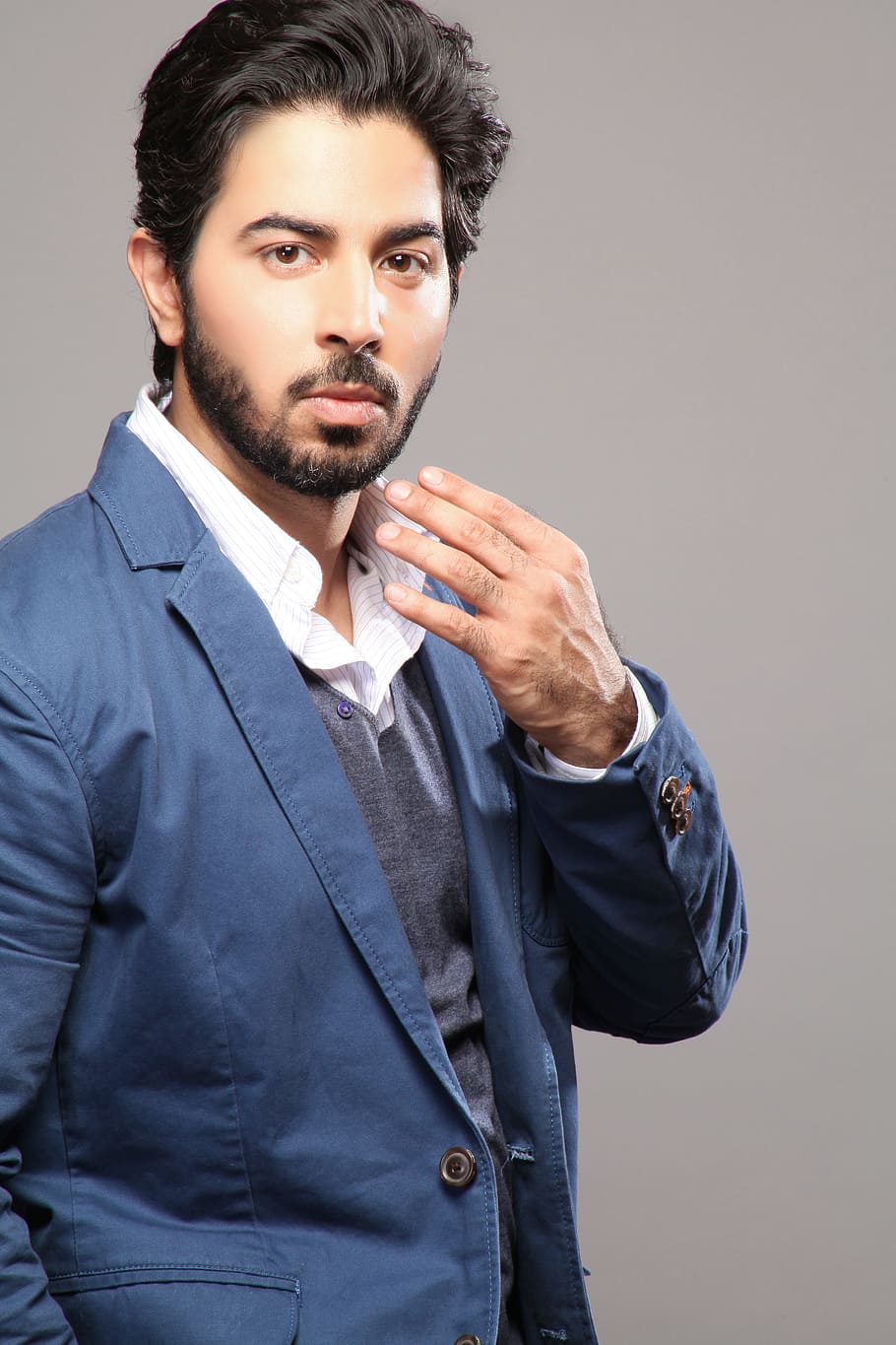 Man About to Touch His Face Wearing Blue Suit, beard, close-up HD wallpaper