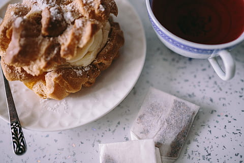 Coffee, Tee, and Cream Puffs, tea, cup, cake, sweet, cup of tea HD wallpaper
