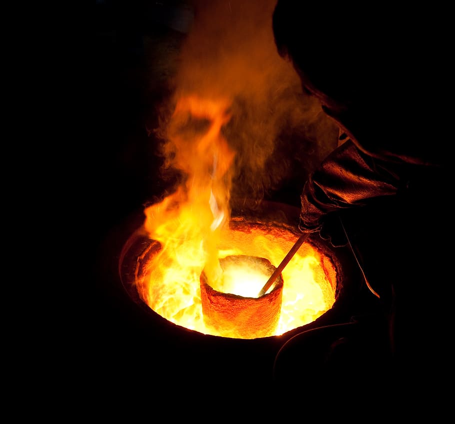 fire on firepit, molten metal, crucible, melting, casting, ladle, HD wallpaper