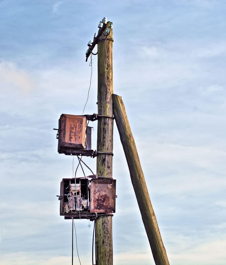 Telephone pole. Телефонный столб. Модульные телекоммуникационные столбы. Как выглядит телефонный столб. Telecommunication Pole.