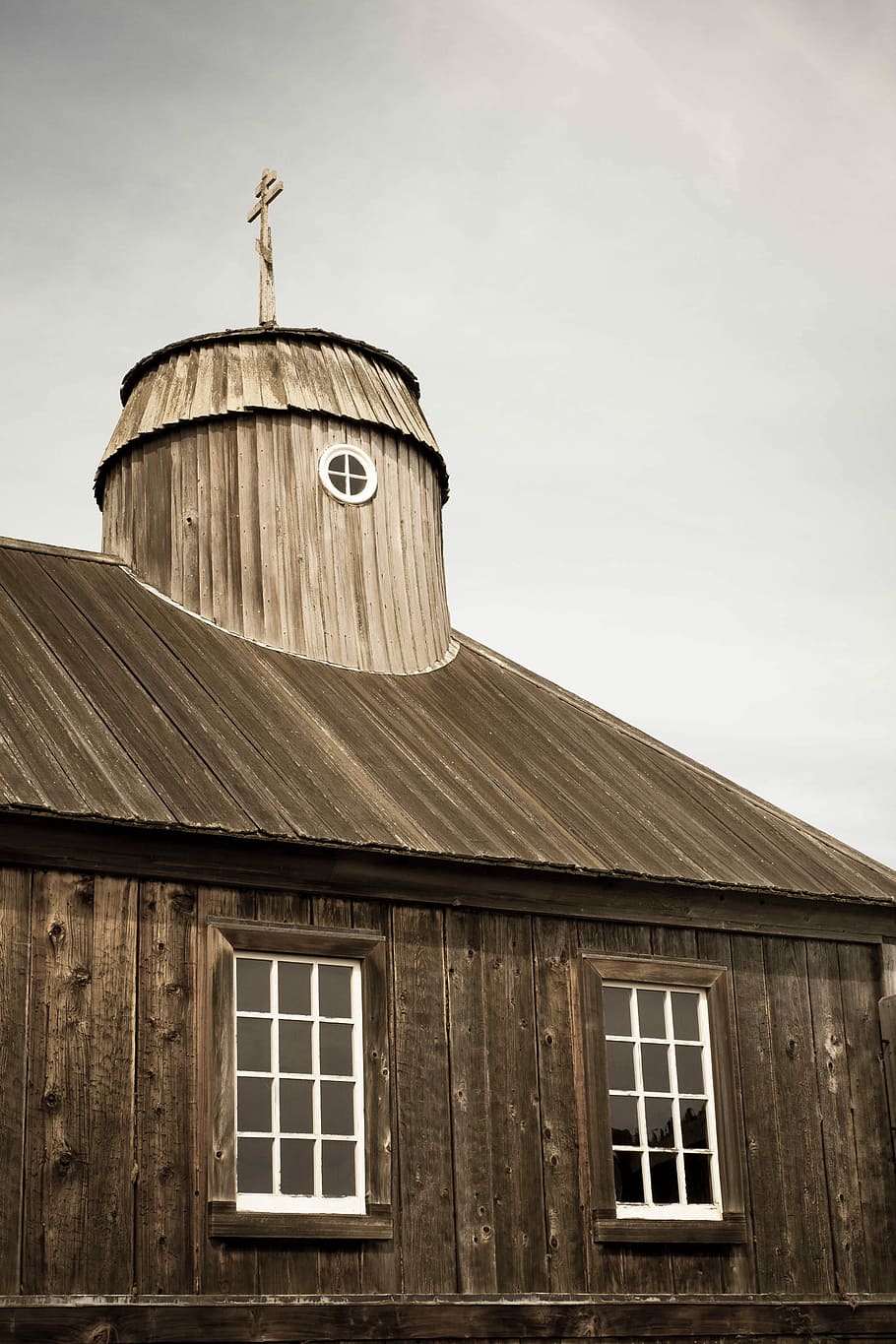 brown chapel, brown wooden house under white sky, building, achitecture HD wallpaper