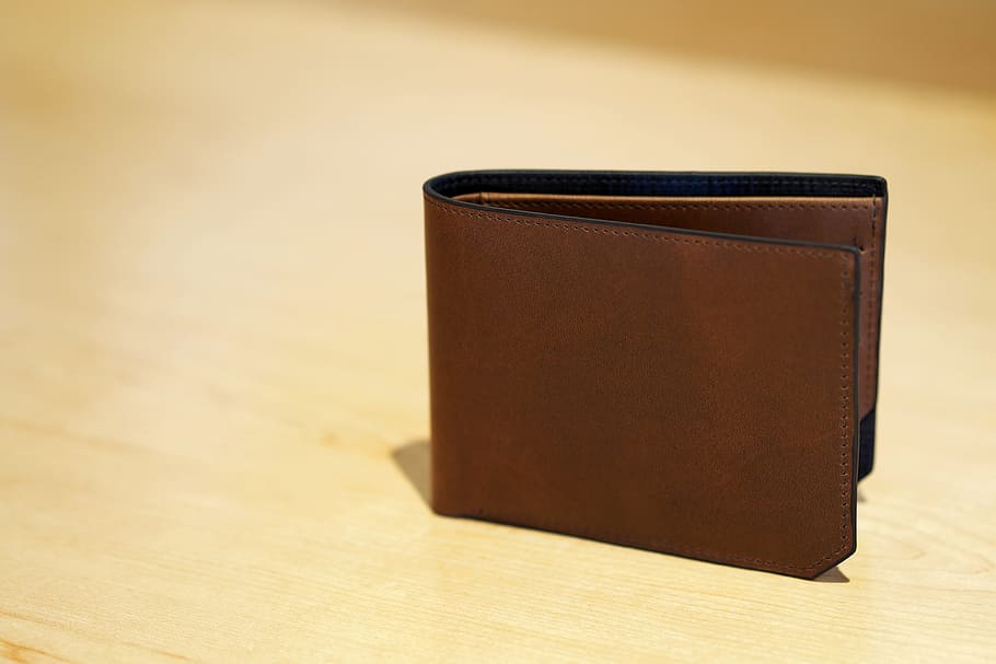 brown leather bi-fold wallet, leather bag, the money store, the storage card