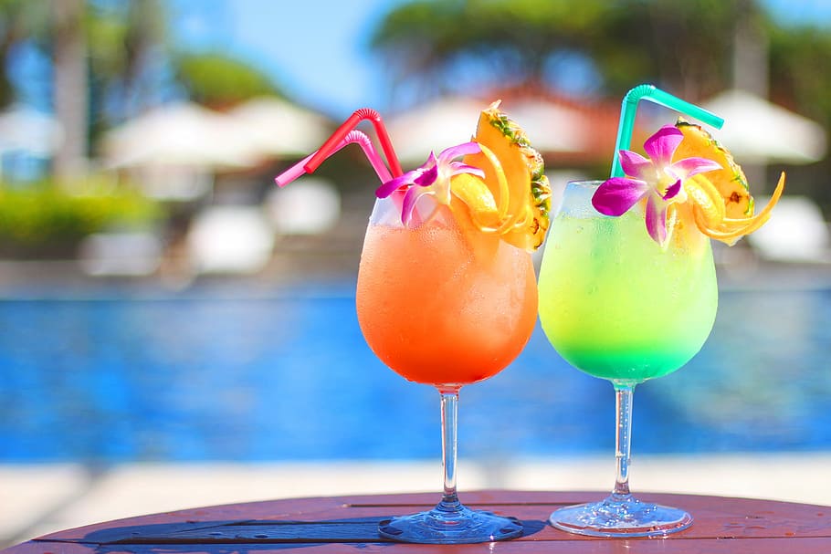 selective focus photo of two filled wineglasses, cocktail, summer HD wallpaper