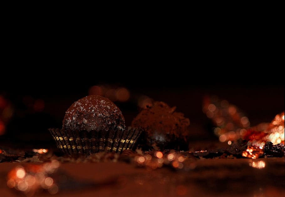 praline, chocolate, nibble, sweetness, gourmet, brand, calories HD wallpaper