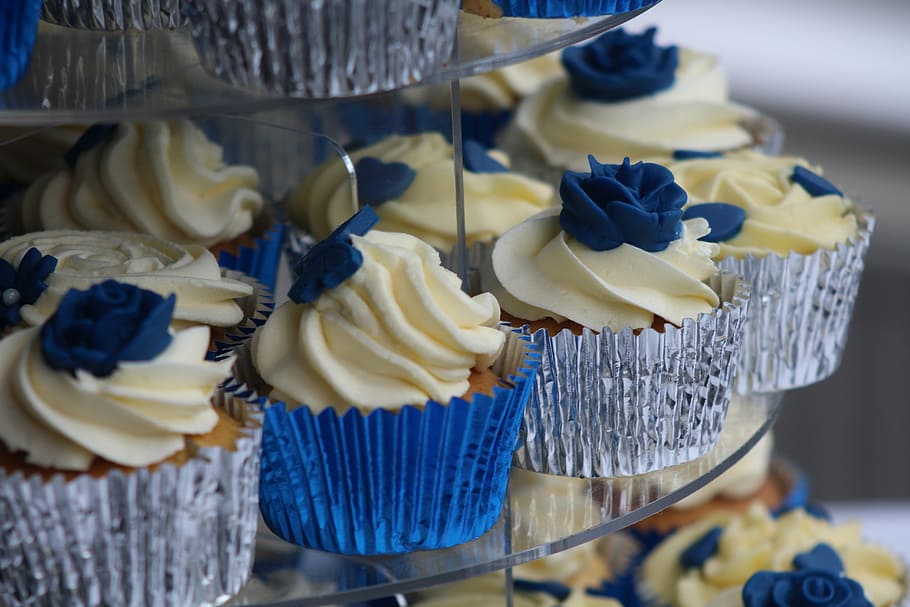 baked cupcakes on glass tray, wedding, wedding cake, wedding cakes