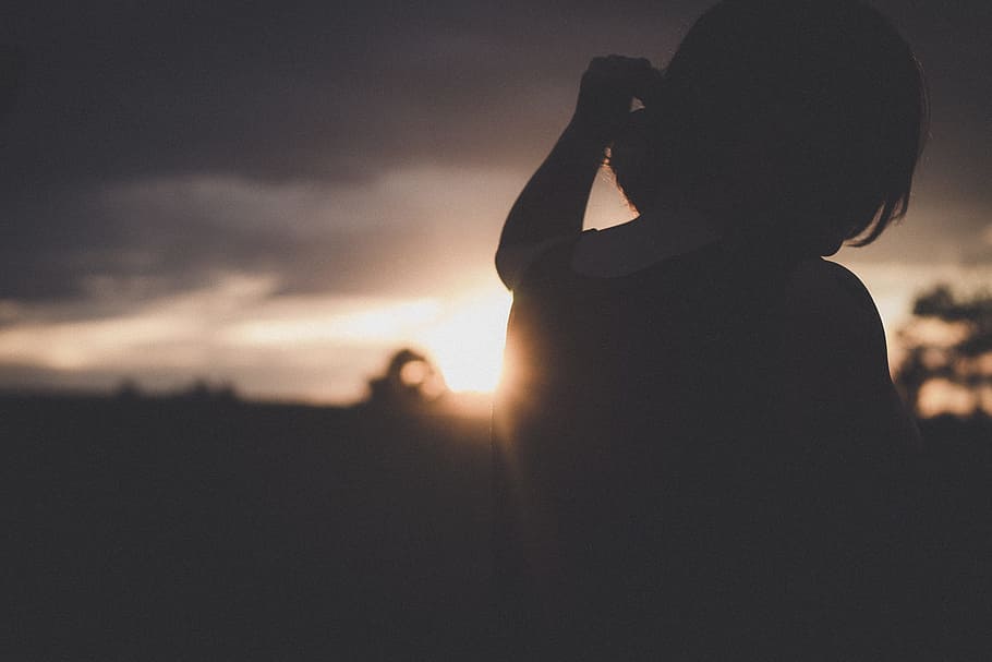 silhouette photography of person during golden hour, sunlight HD wallpaper