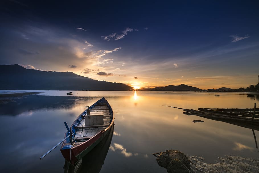 brown and black boat on body of water, lonely, feeling, wait, HD wallpaper