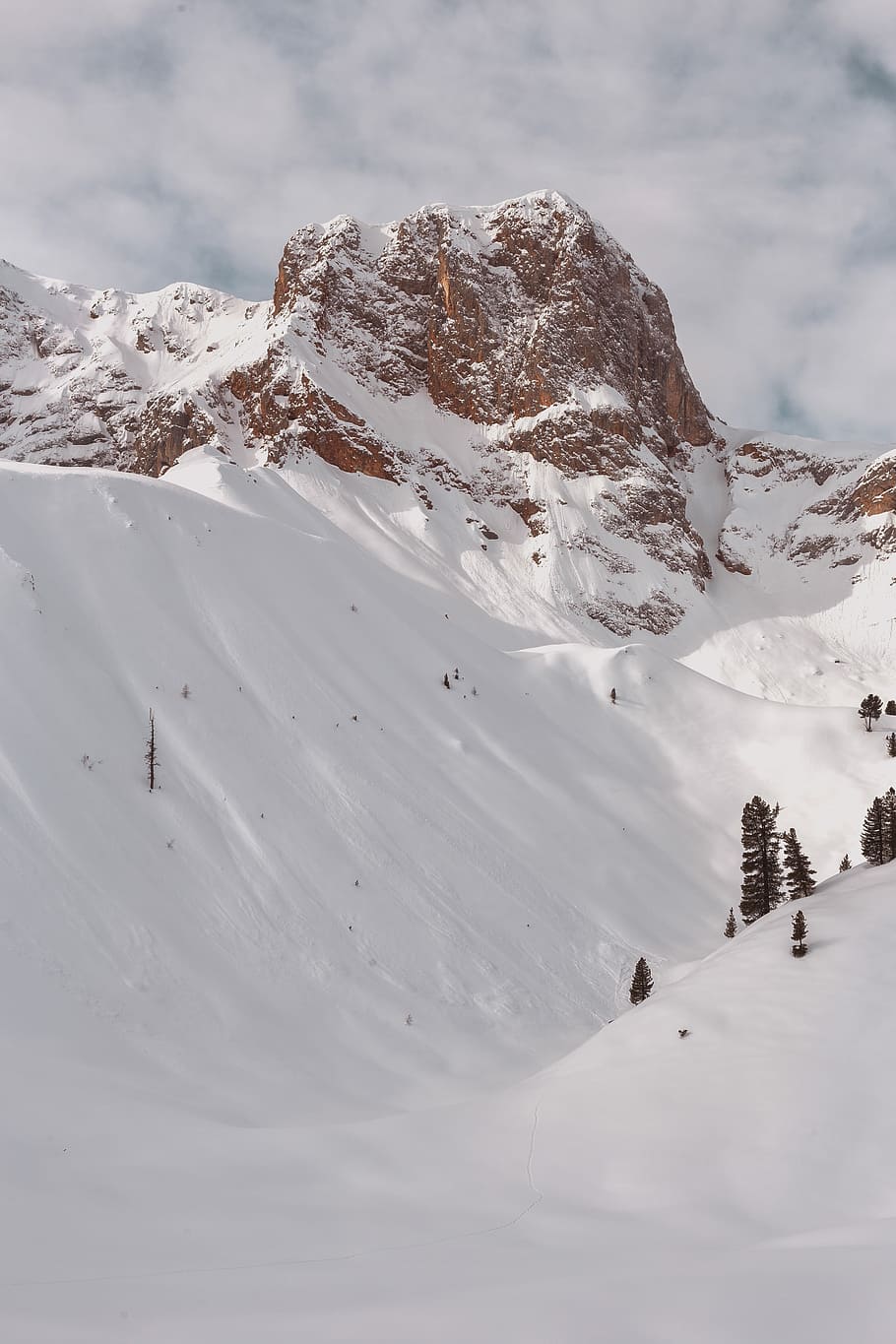 photo of mountains filled with snow, landscape shot of mountain HD wallpaper