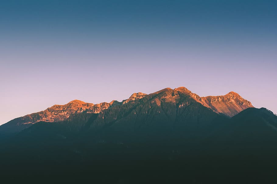 mountain and trees, brown mountains under blue skies, night, view HD wallpaper