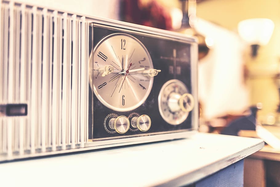 close up photo of transistor radio, objects, lazy, music, retro