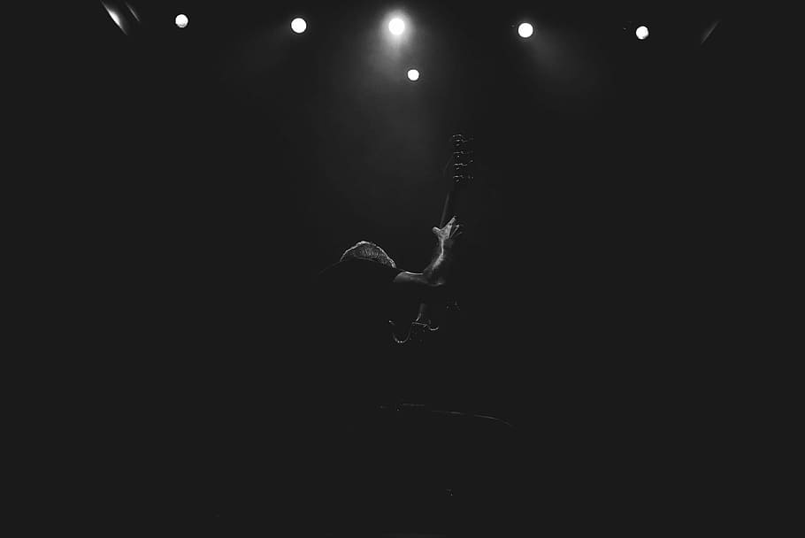 grayscale photo of man playing guitar, grayscale of guitarist holding guitar HD wallpaper
