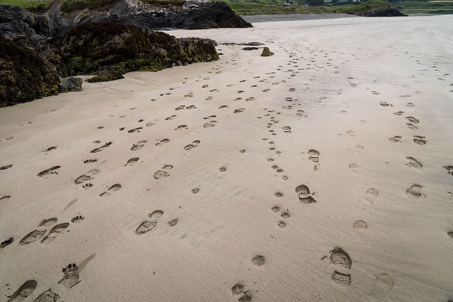 sand, traces, beach, footprint, footprints, sand beach, sea, HD wallpaper
