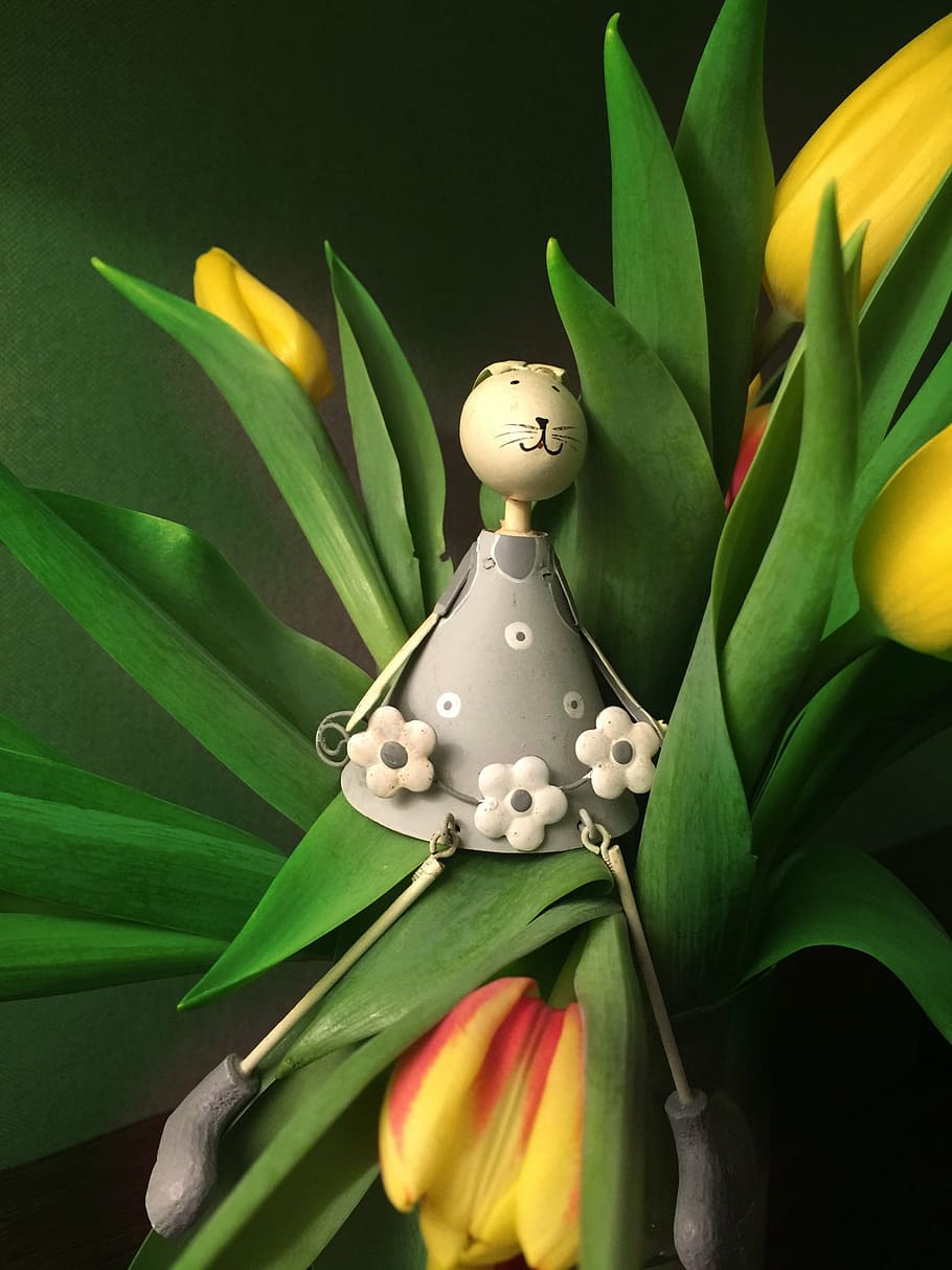 easter, easter bunny, still life, rug, tulips, flowers, yellow HD wallpaper