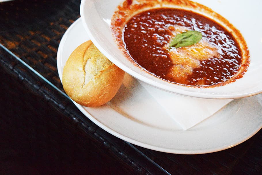 sauce on ceramic bowl beside bread, soup, chilli, tomato, plate HD wallpaper