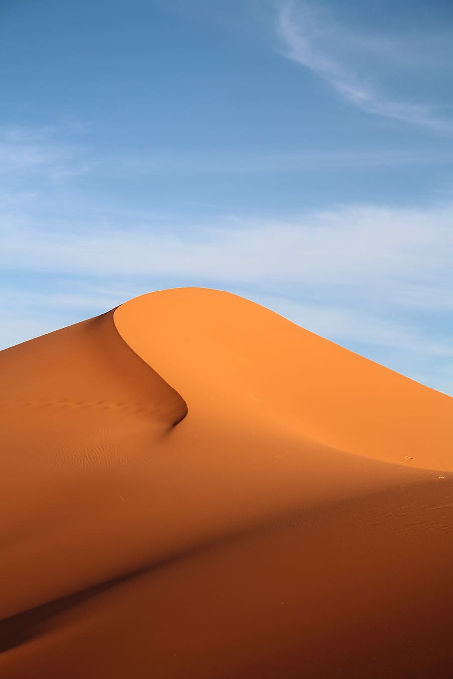 desert photography during daytime, dessert under blue sky with white clouds HD wallpaper